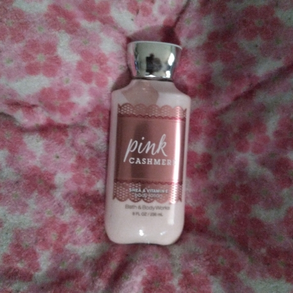 Bath & Body Works Pink Cashmere Body Lotion - Picture 1 of 1